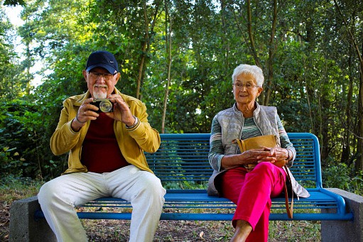 granny-3655814_1280_web.jpg 